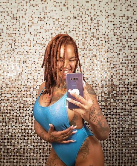 Diandra Janelle Rose feet onlyfans