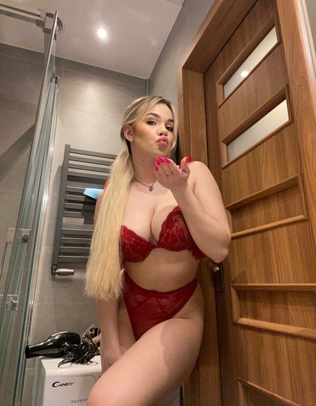 alicebrightt onlyfans hot