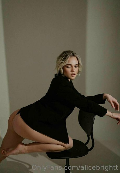 alicebrightt Profile pic