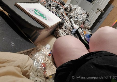 pandafluff1137 onlyfans nude tits