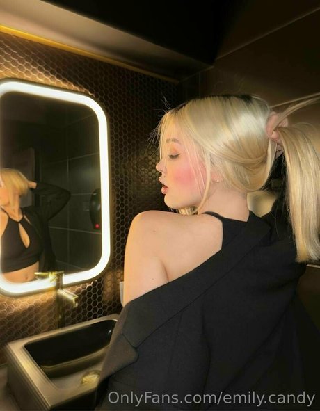 emilycandy1 onlyfans leaks