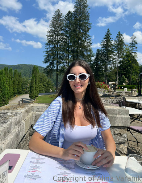 alinavaranik nude leaks onlyfans