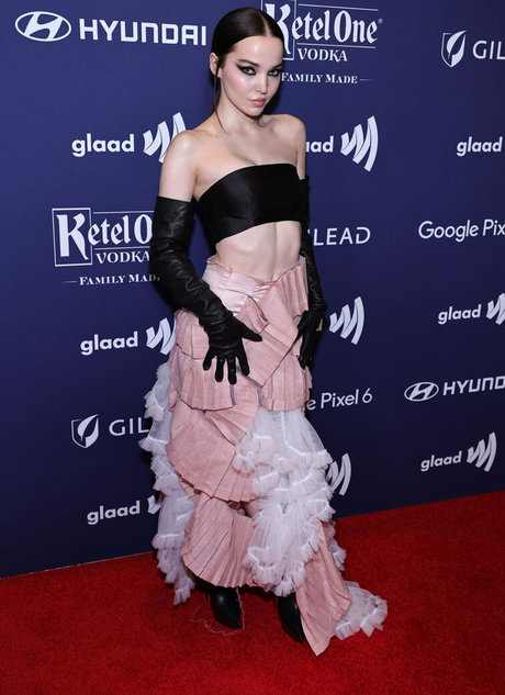 Dove Cameron ass onlyfans