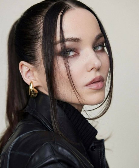 Dove Cameron onlyfans nude tits