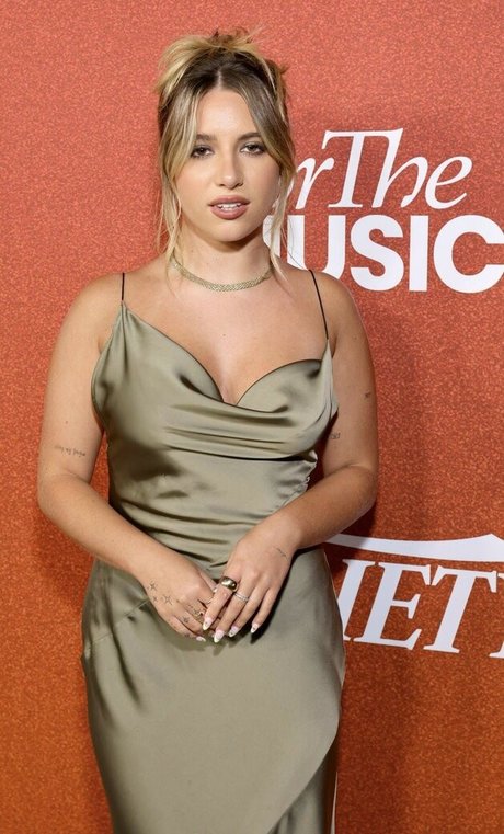 Mackenzie Ziegler onlyfans free content