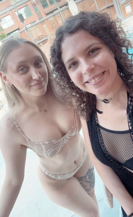 strawberrytallcakee onlyfans strip tease