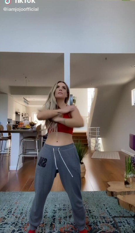 Joanna Jojo Levesque onlyfans content