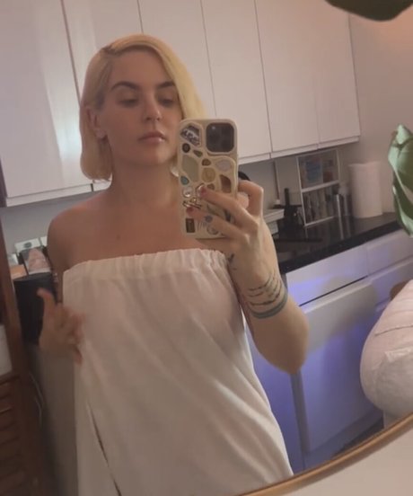 Joanna Jojo Levesque nsfw onlyfans