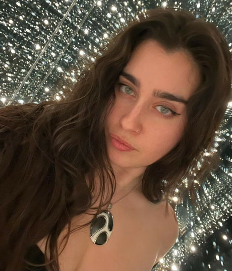 Lauren Jauregui desnuda onlyfans