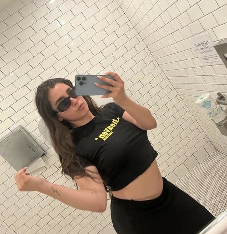 Lauren Jauregui onlyfans leaked.