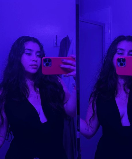 Lauren Jauregui onlyfans model