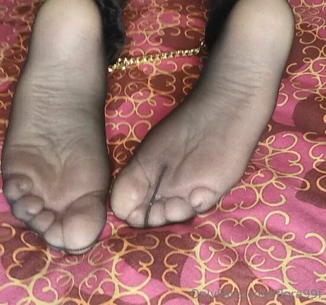 flora99f onlyfans sex leak