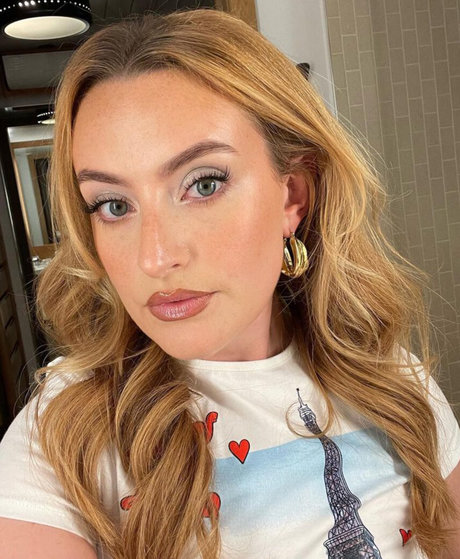 Amelia Dimoldenberg onlyfans leaks nudes