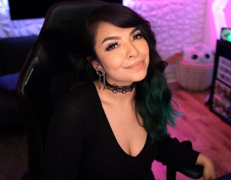 Aileen Senpai onlyfans lesk