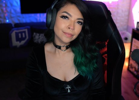 Aileen Senpai onlyfans nude