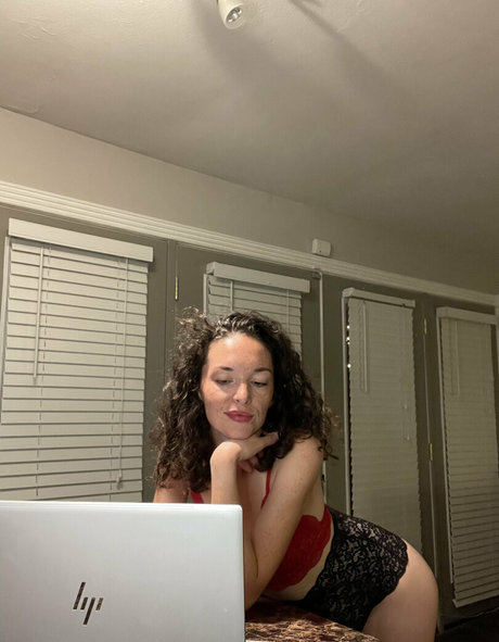 Emma Hall onlyfans leaked.