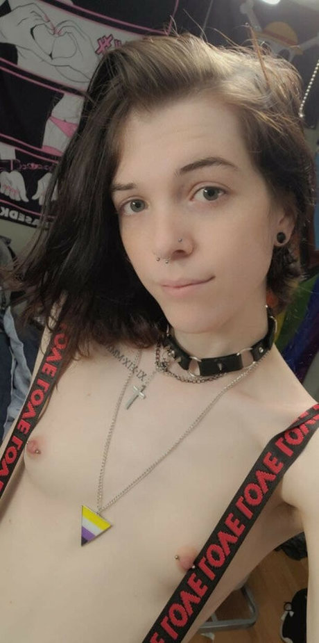 AwwtumnDaBottom leaked onlyfans