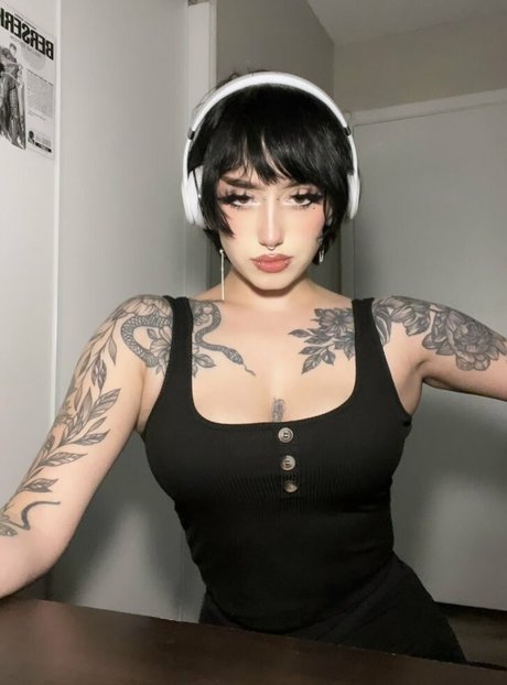 Redroomromance onlyfans hot