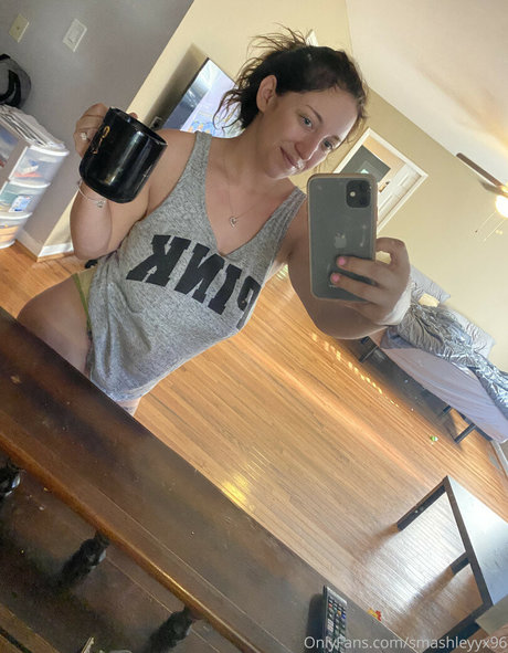 smashleyyx96 leaked onlyfans pictures