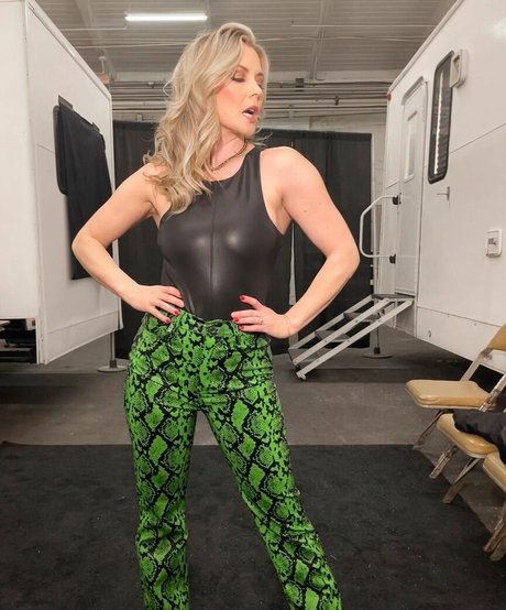 Renee Paquette onlyfans naked