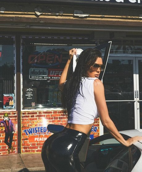 Jessica Naz onlyfans pic