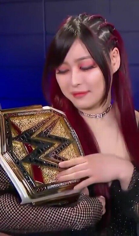 Iyo Sky onlyfans explicit content