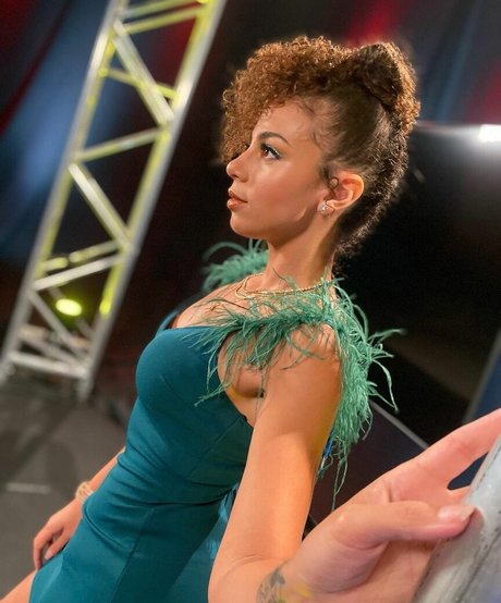 Samantha Irvin onlyfans leake