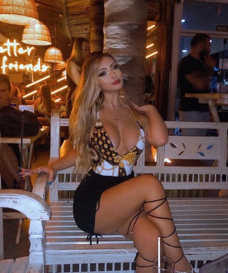 Carolina Fernandes onlyfans leak nude