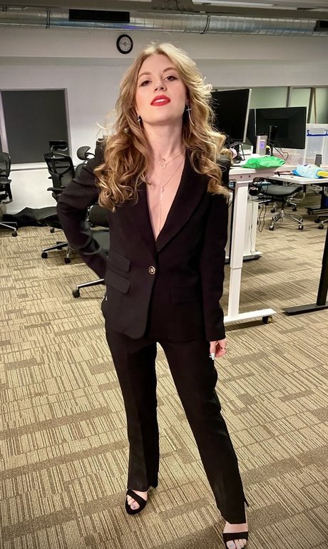 MissMousieMouse onlyfans model