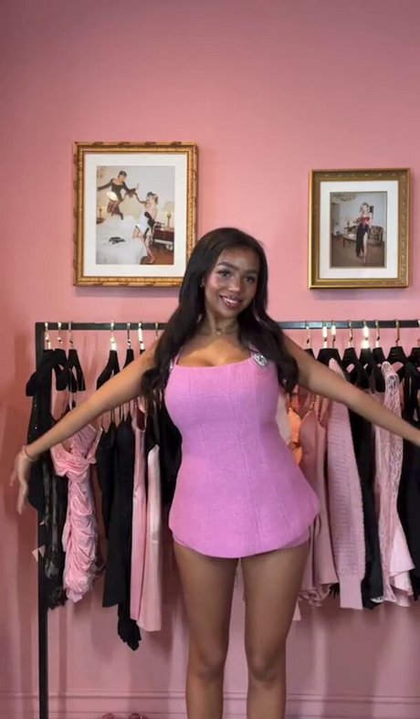 Daphne Blunt onlyfans leak