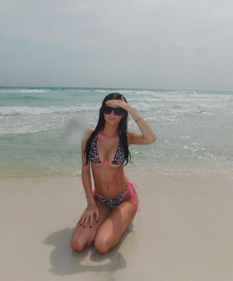 Mia Torrence topless onlyfans