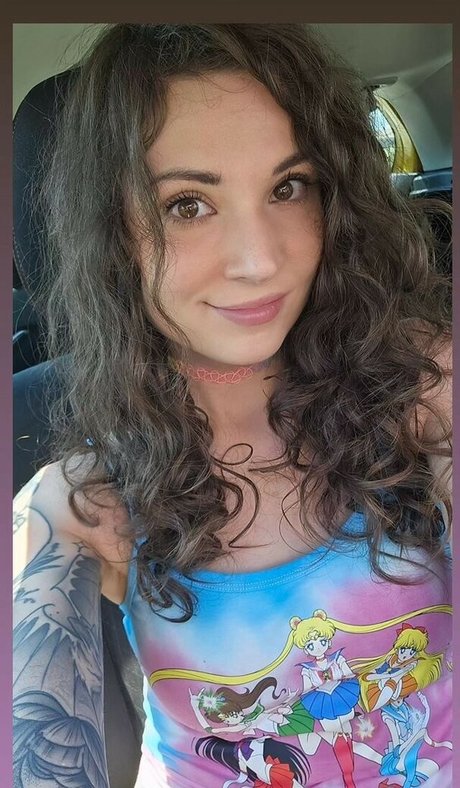 MelonieMac strip onlyfans