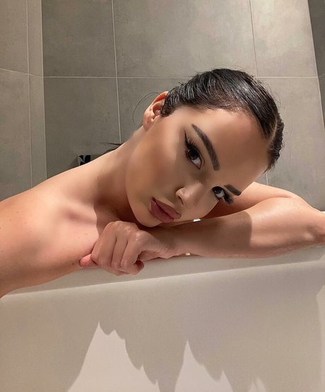 Elizabeth Georgina leaked nudes onlyfans