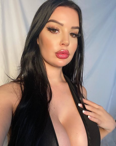 big tits handjob onlyfans art naked plate