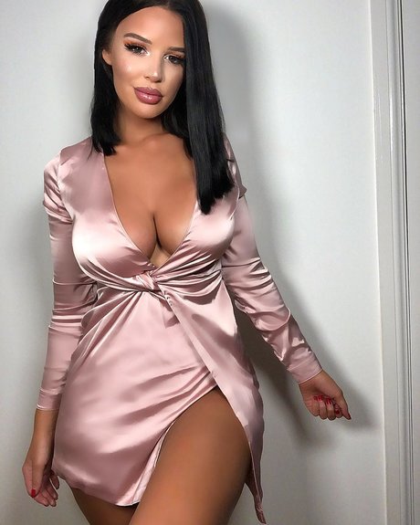 Elizabeth Georgina onlyfans model