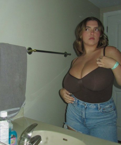 seerahb2 nude leaks onlyfans