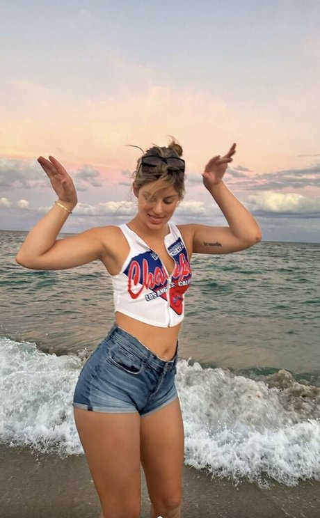 Hannah Stocking leaked onlyfans