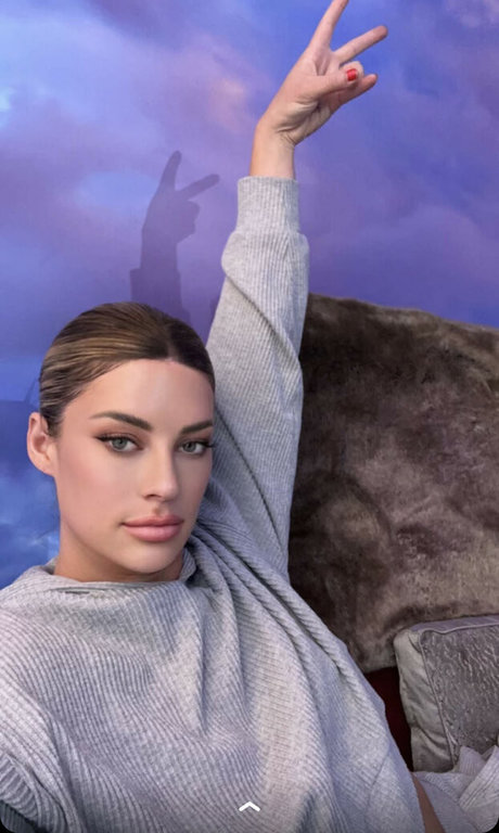 Hannah Stocking topless onlyfans