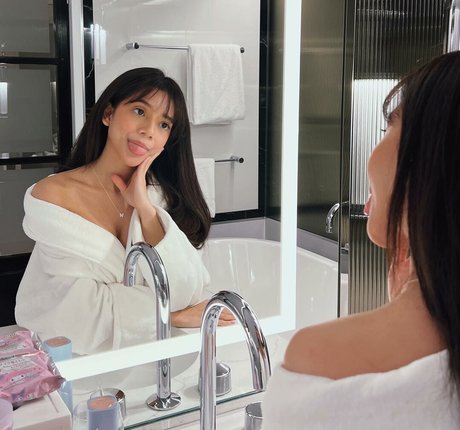 Eeeveenara onlyfans free