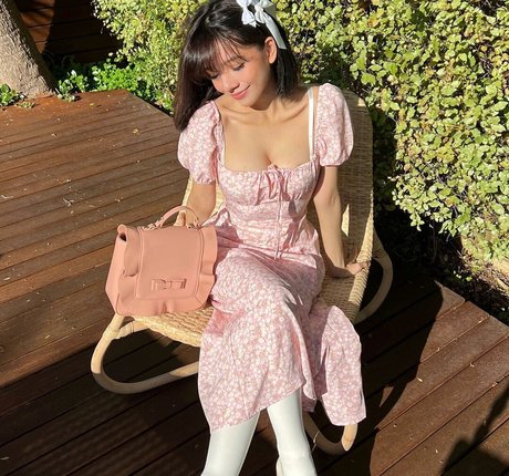 Eeeveenara onlyfans model