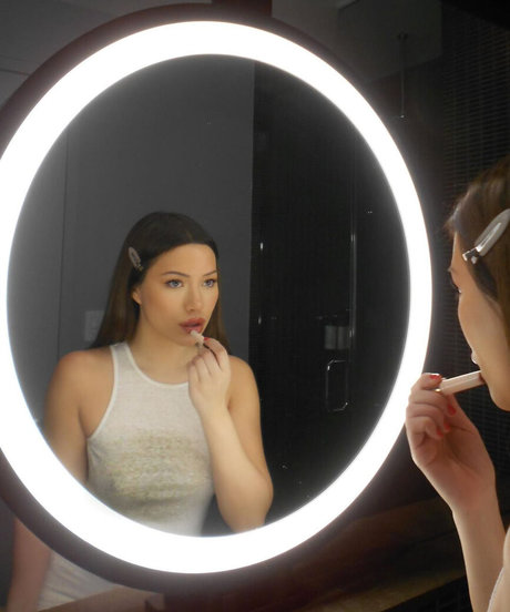 Julia Kelly onlyfans picture