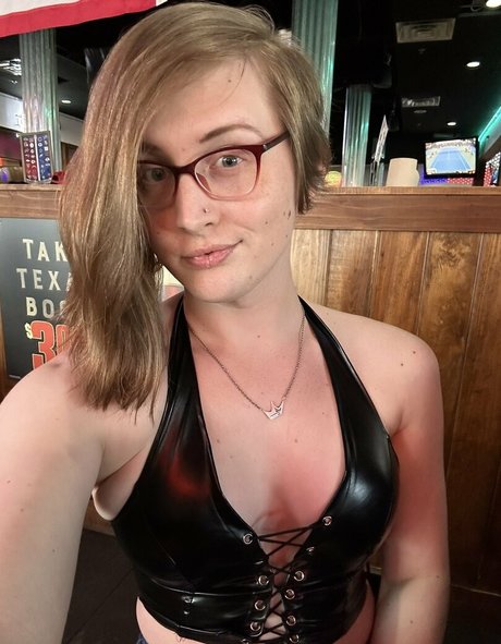 VeronicaJae onlyfans model photos