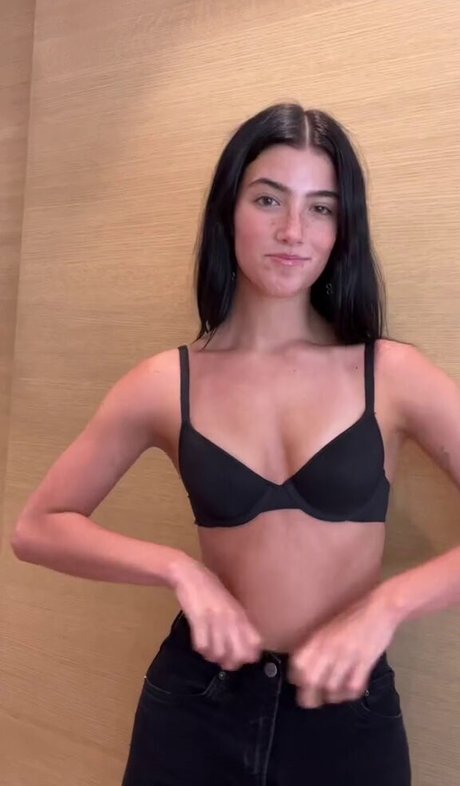 Charli D Amelio onlyfans leaks nudes