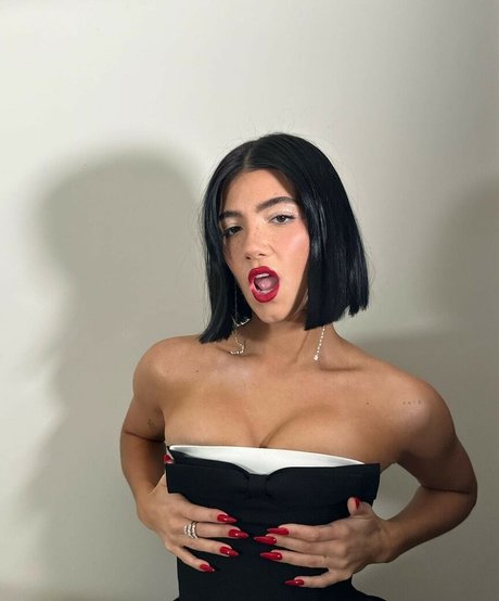 Charli D Amelio onlyfans fotos