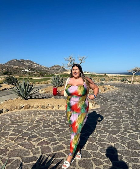 The Blue Dress Girl onlyfans star