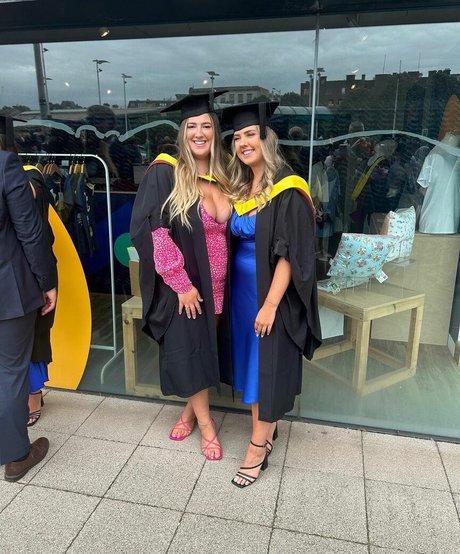 The Blue Dress Girl onlyfans leaked pictures