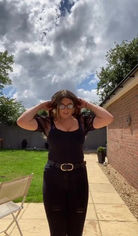 The Blue Dress Girl onlyfans sex leaked