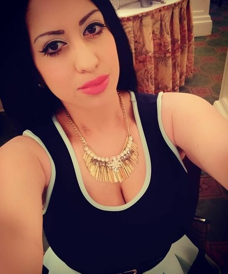 Jennifer Cortez onlyfans lesk