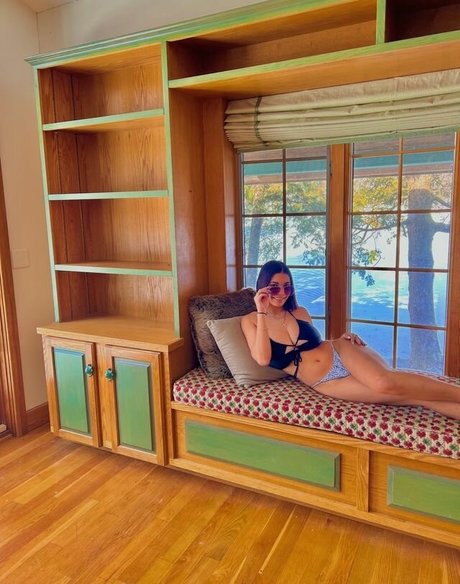 Nicole Fatone boobs onlyfans