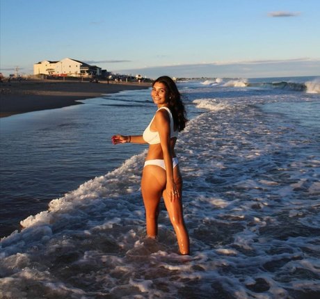 Nicole Fatone onlyfans model